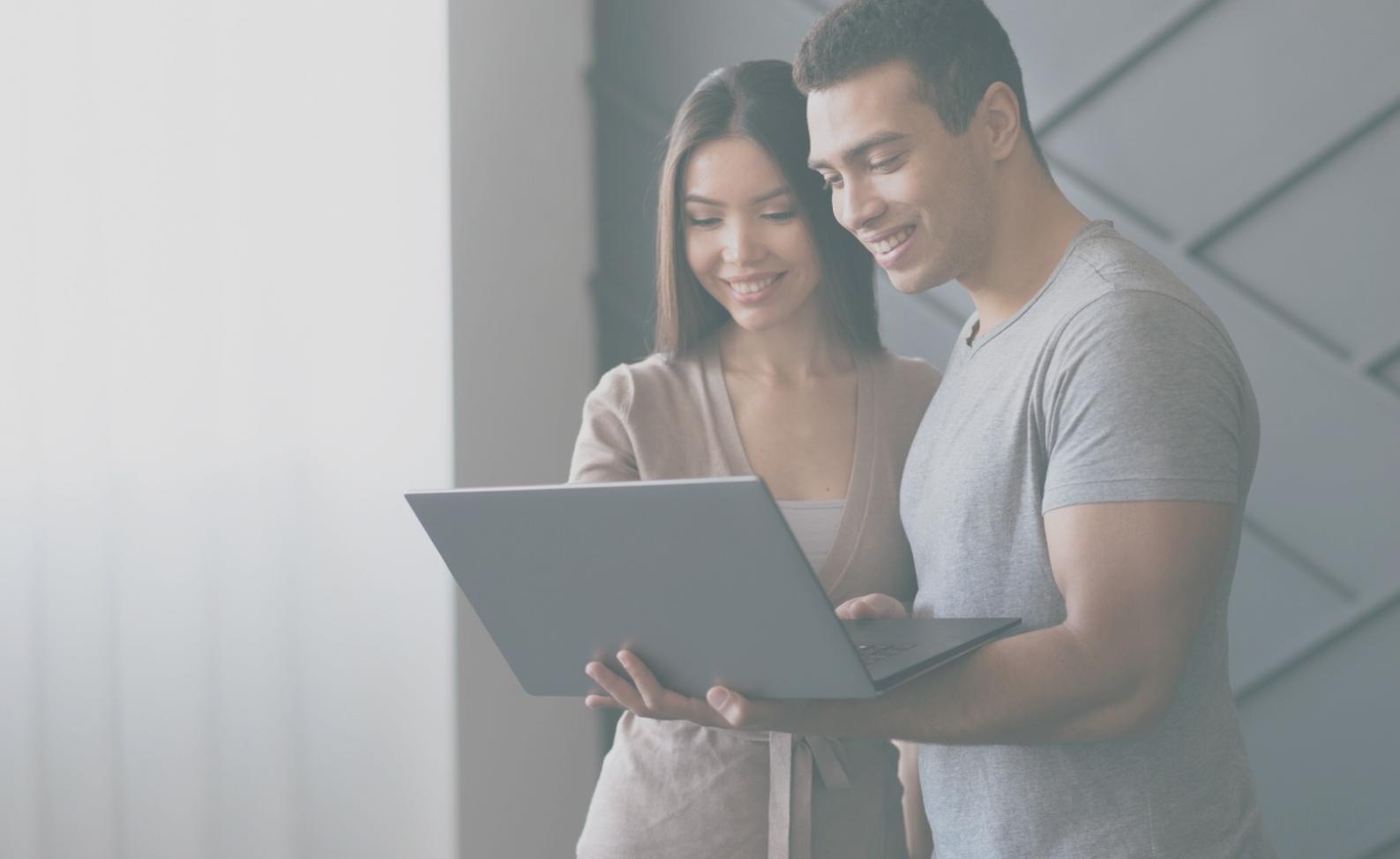 Teilnehmende bei der gemeinsamen Reflexion ihrer Fortschritte